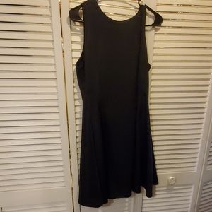 Black sleeveless short dress